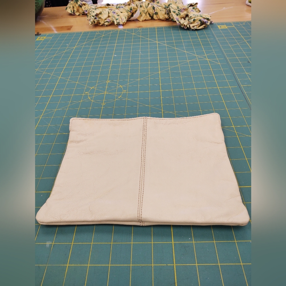 Soft Butter Leather Clutch Handmade Magnetic Closure - Picture 2 of 2